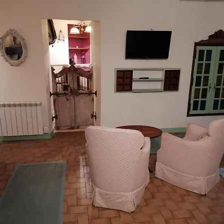 Les Ecuries Des Princesses 丰特夫罗拉拜